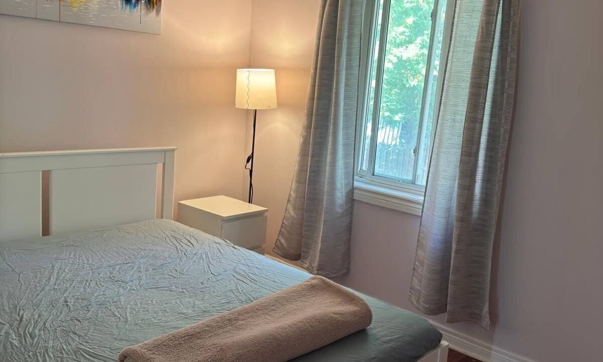 Newtonbrook House | North York Family Home – Bright & Welcoming Space