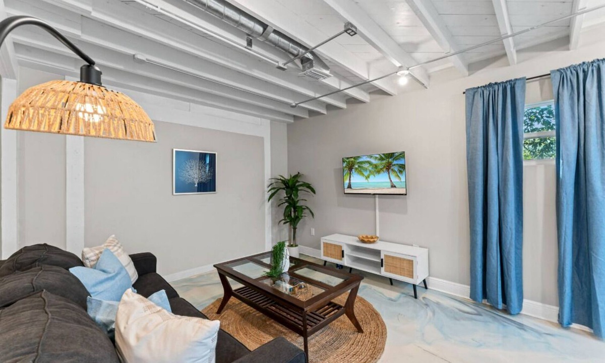 Murray Hill Apartment | Northeast Florida Retreat