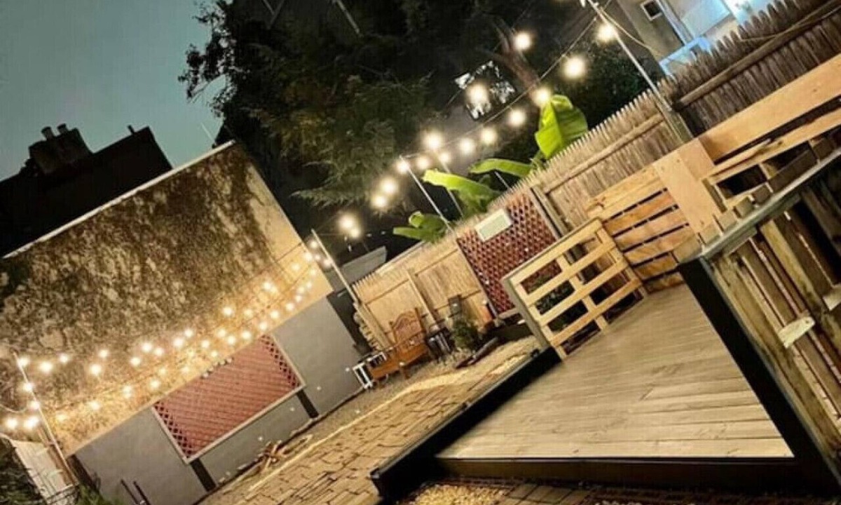 Northern Liberties House | Northern Liberties Epic Retreat-Huge Yard/Fire Pit