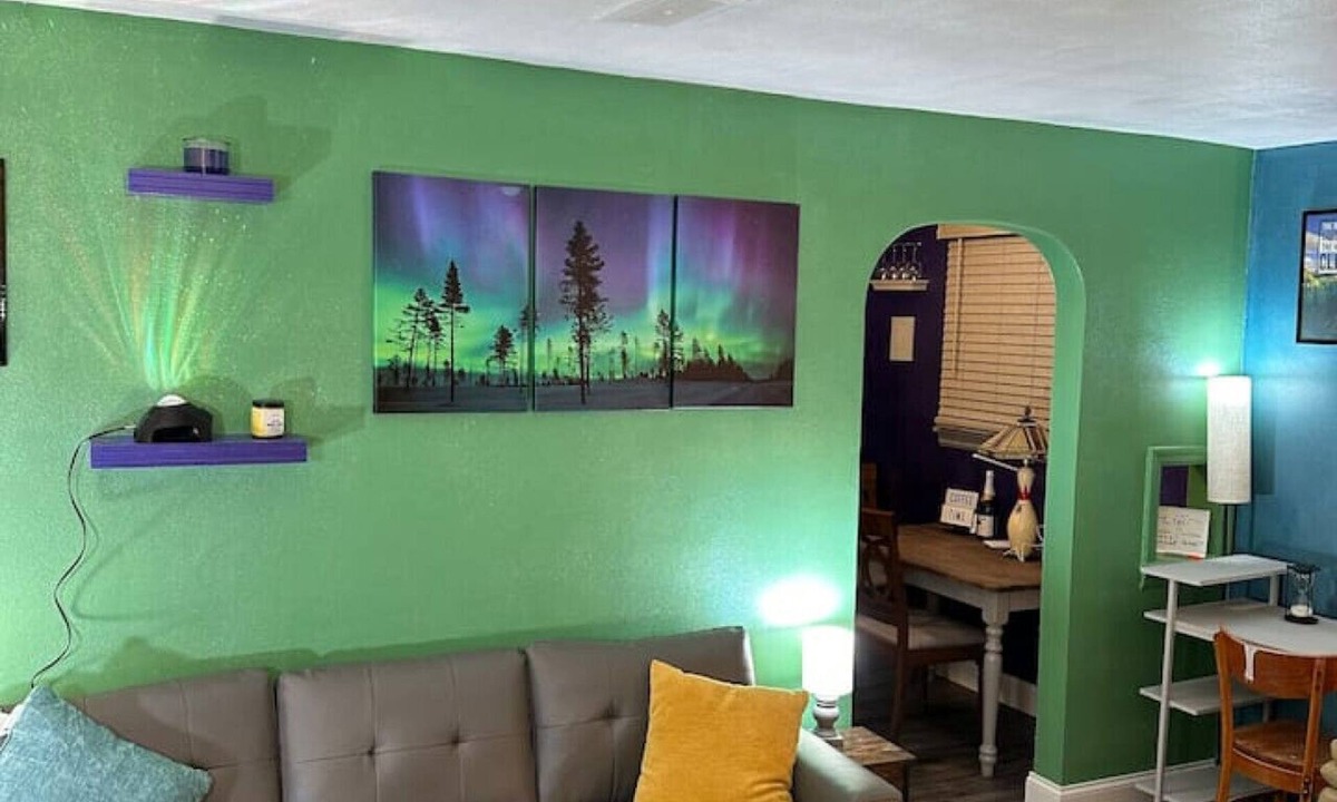 Moorhead Apartment | Northern Lights 3pm checkout!
