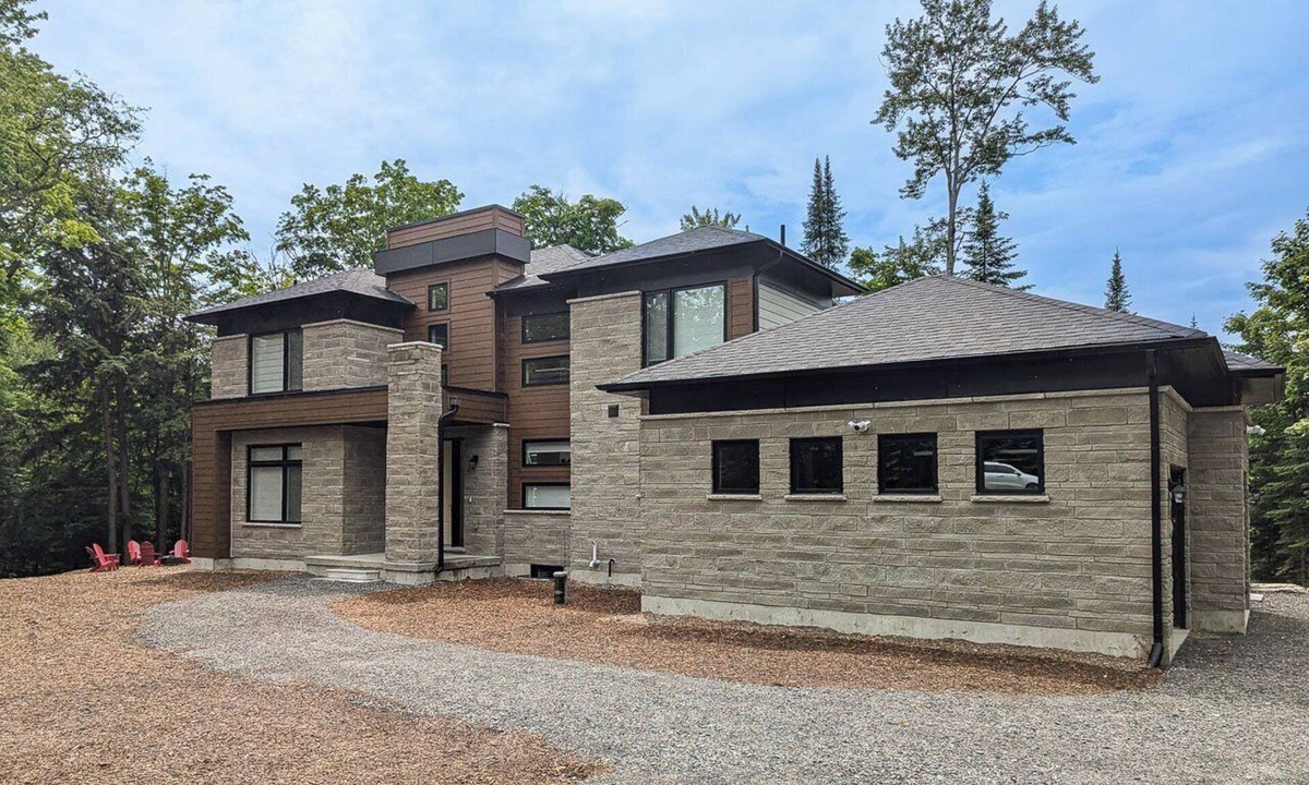 Lake of Bays Cottage | Northern Lights Chalet