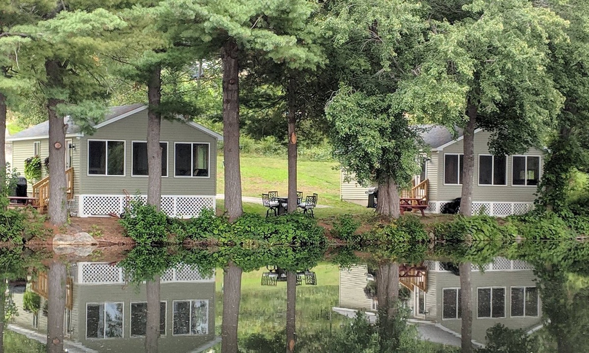 Wolfeboro Cabin | Northern Lights on Goodwin's Basin