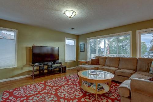 White Salmon House | Northern Lights