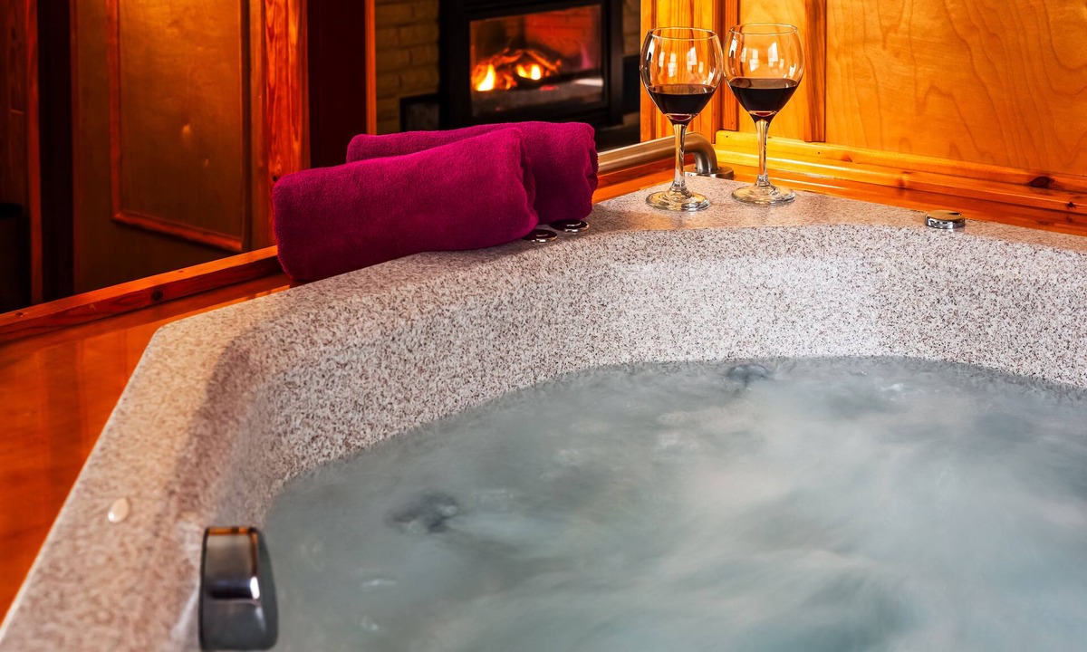 Grayling Cabin | Northern Memories Couples Getaway! Open 24/7: Jacuzzi/Grill/Firepit/Pet friendly