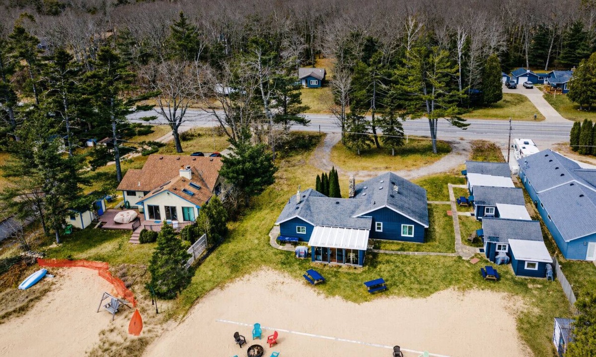 Oscoda House | Northern Sands Estate | Main House + 2 Cabins