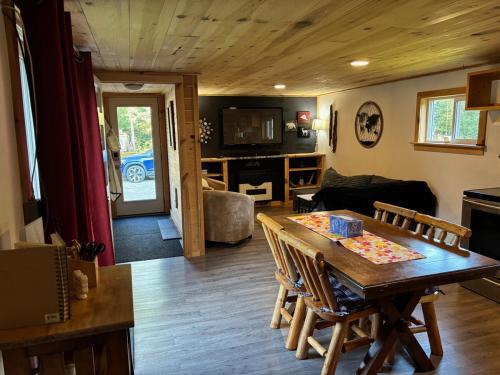Algoma District House | Northland Retreat