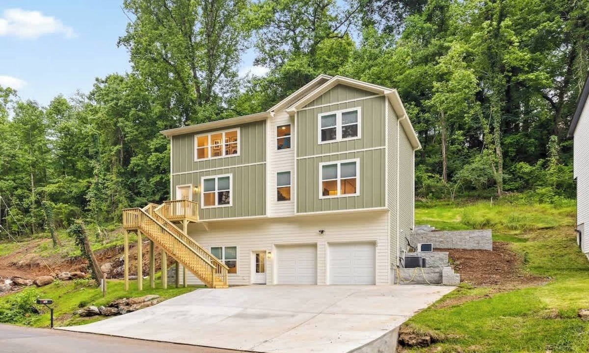 Red Bank House | Northshore 5BR Fun Escape – Minutes to Downtown