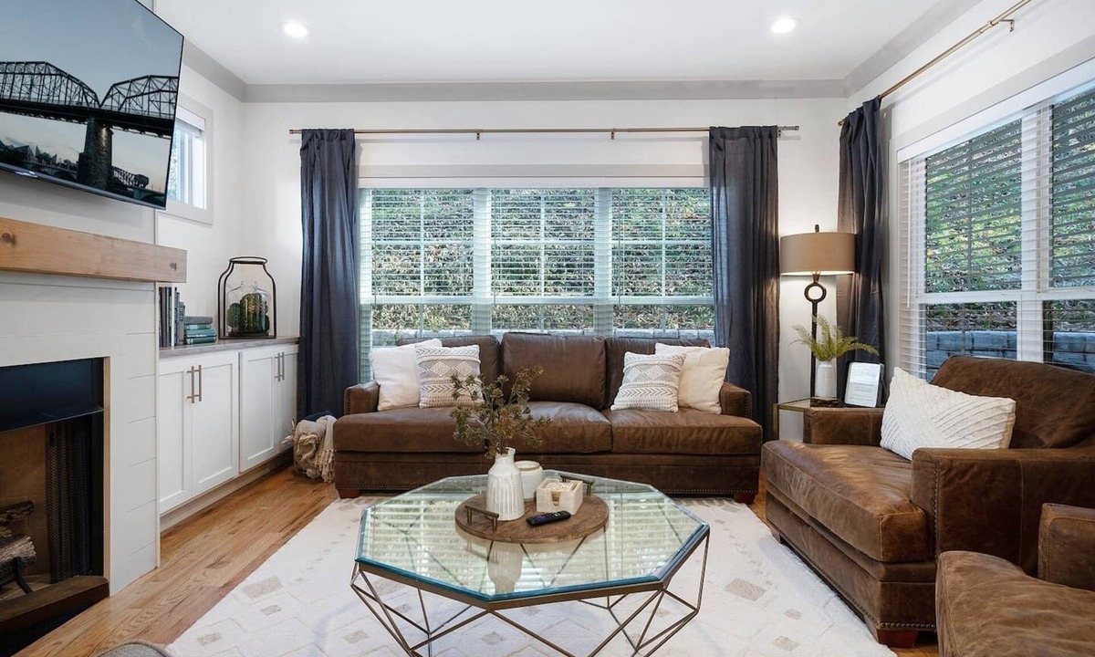 North Chattanooga House | Northshore Coolidge Retreat - Spacious New Build!