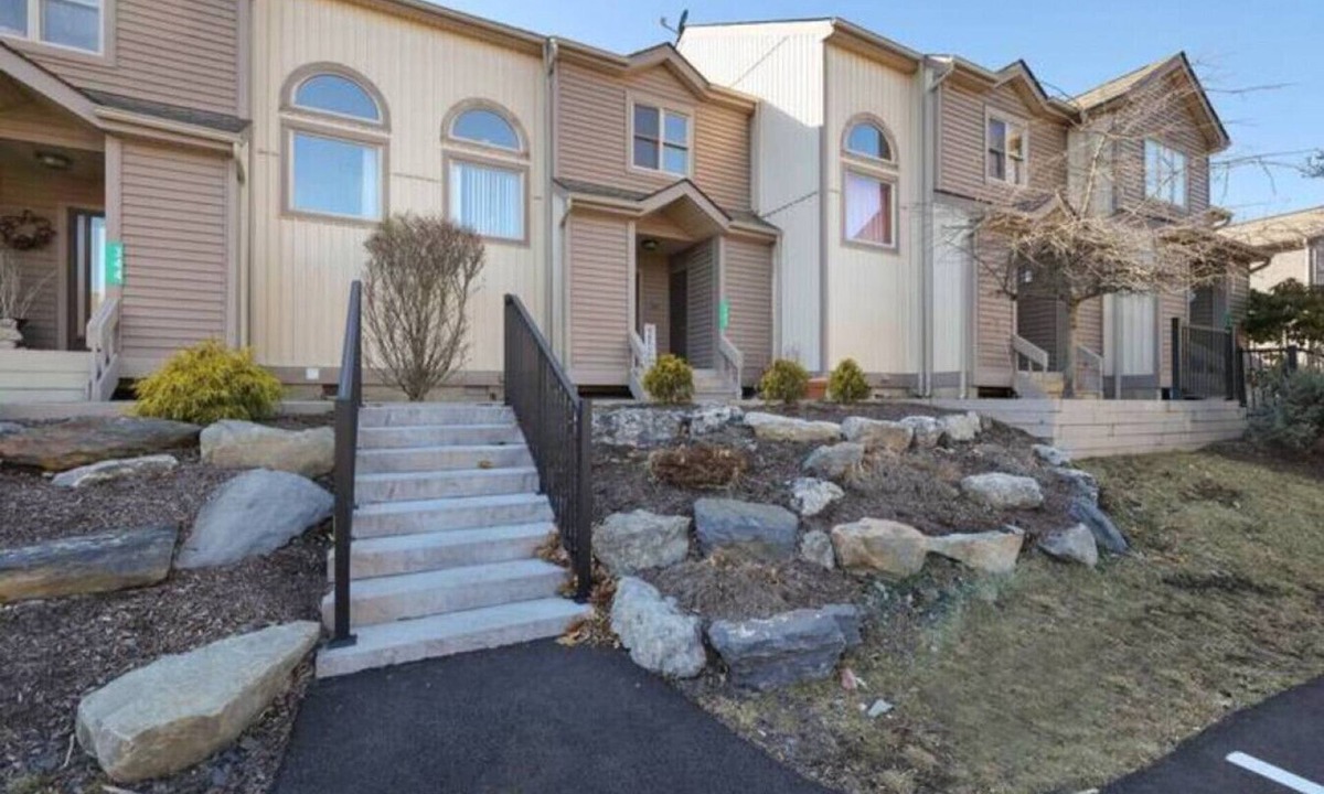 East Stroudsburg House | Northslope Cozy Getaway