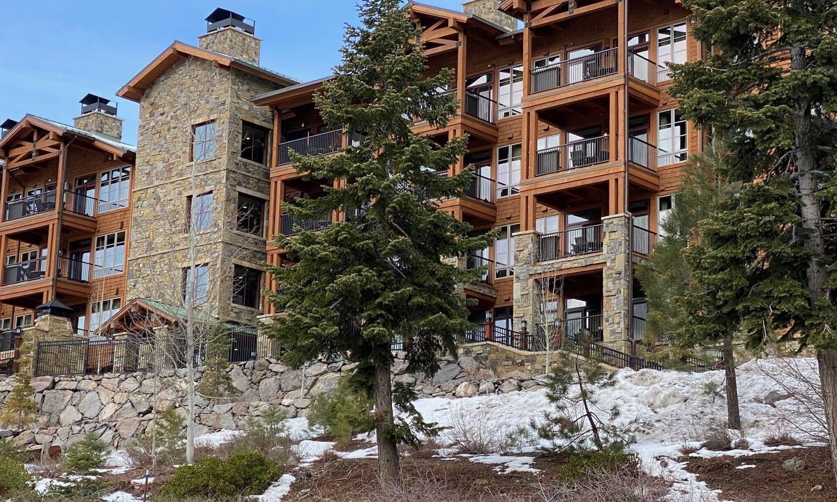 Truckee Resort | Northstar Lodge 2 BD/2Bath Sleeps 6 Condo: Ski-in/Ski-out