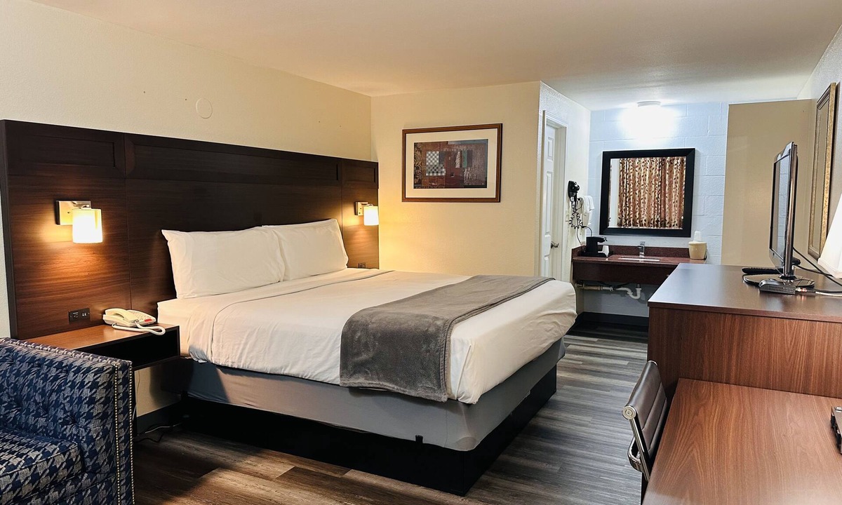 Blaine Hotel | Northwoods Motel