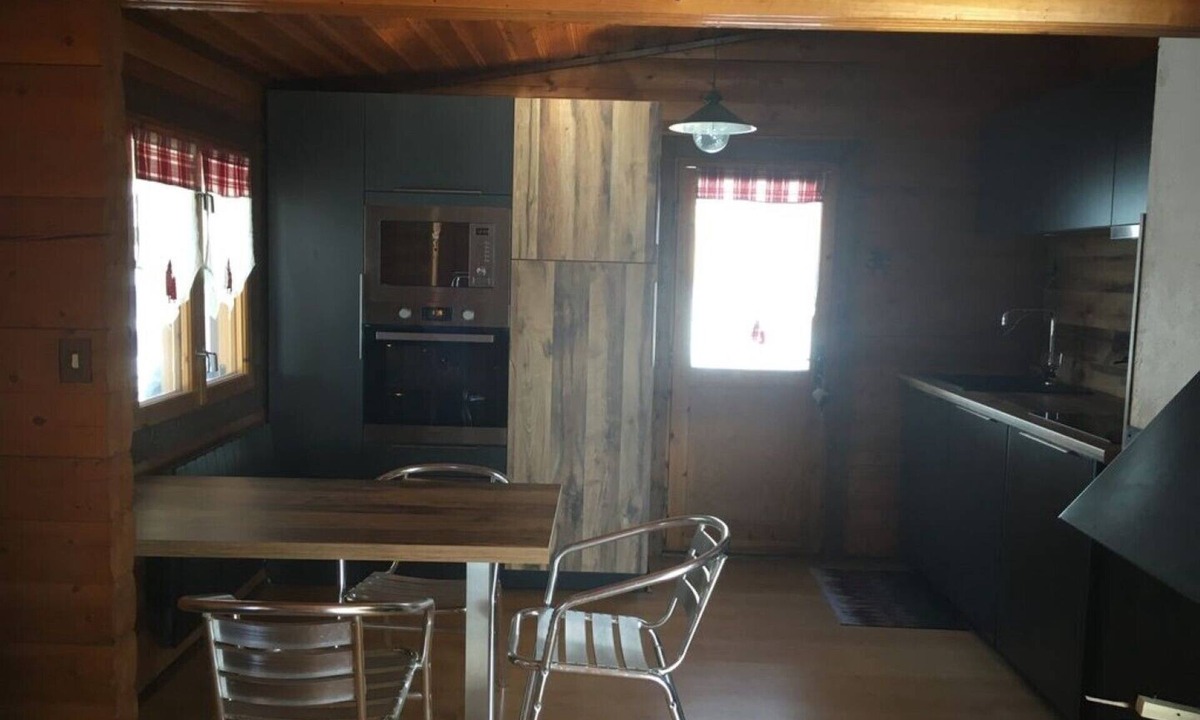 Pyrenees 2000 Ski Chalet | NORWEGIAN CHALET ON THE SLOPES - TOP OF CHALET