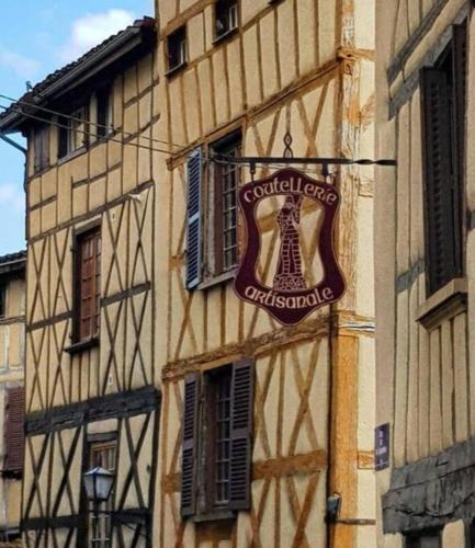 Thiers House | Nouveau Maison Thiernoise Typique