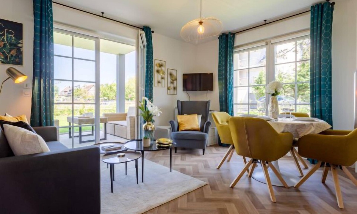 Benerville-sur-Mer Apartment | Nouvelle Vague by Interhome