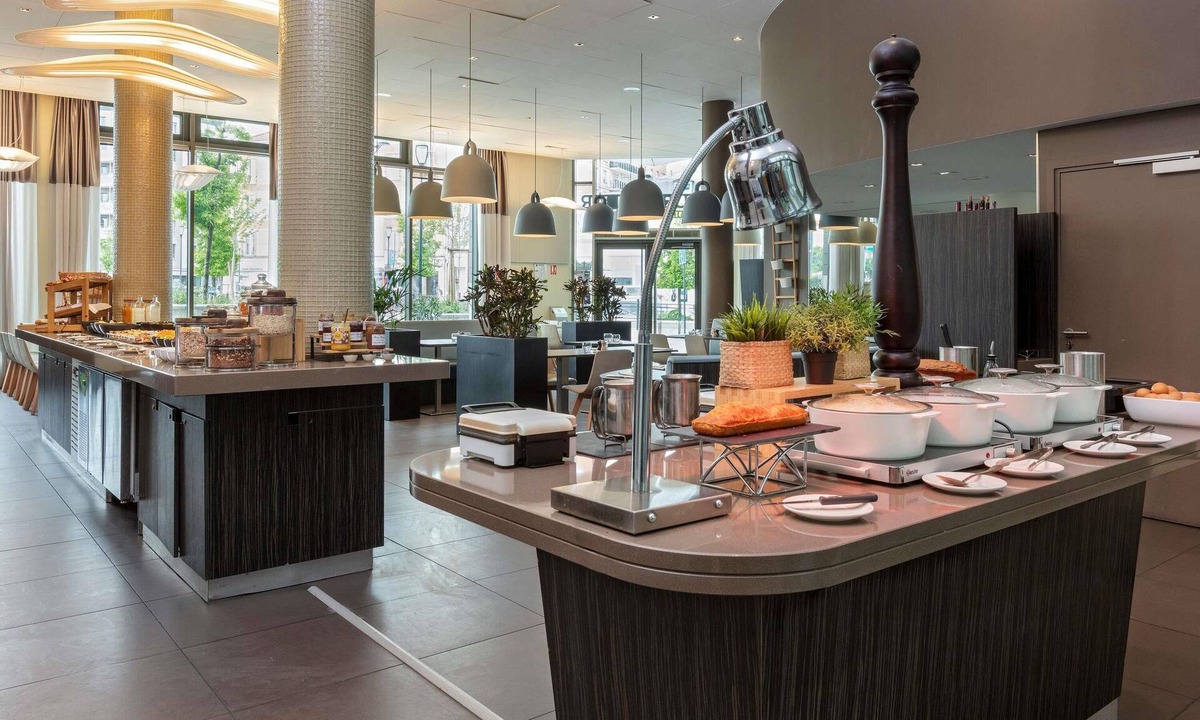 Saint-Denis Hotel | Novotel Paris Stade De France Basilique