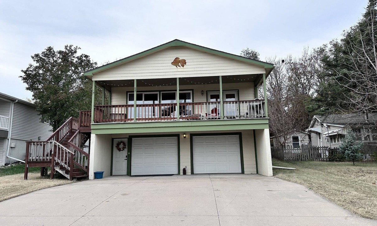 Marion House | Now booking for spring & summer! Book your lake get-away now! Boat/dock avail!