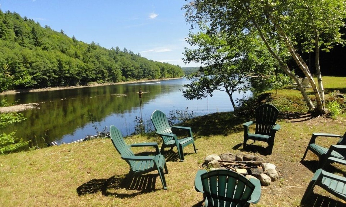 Town of Hope House | Now booking for Summer. Pet friendly