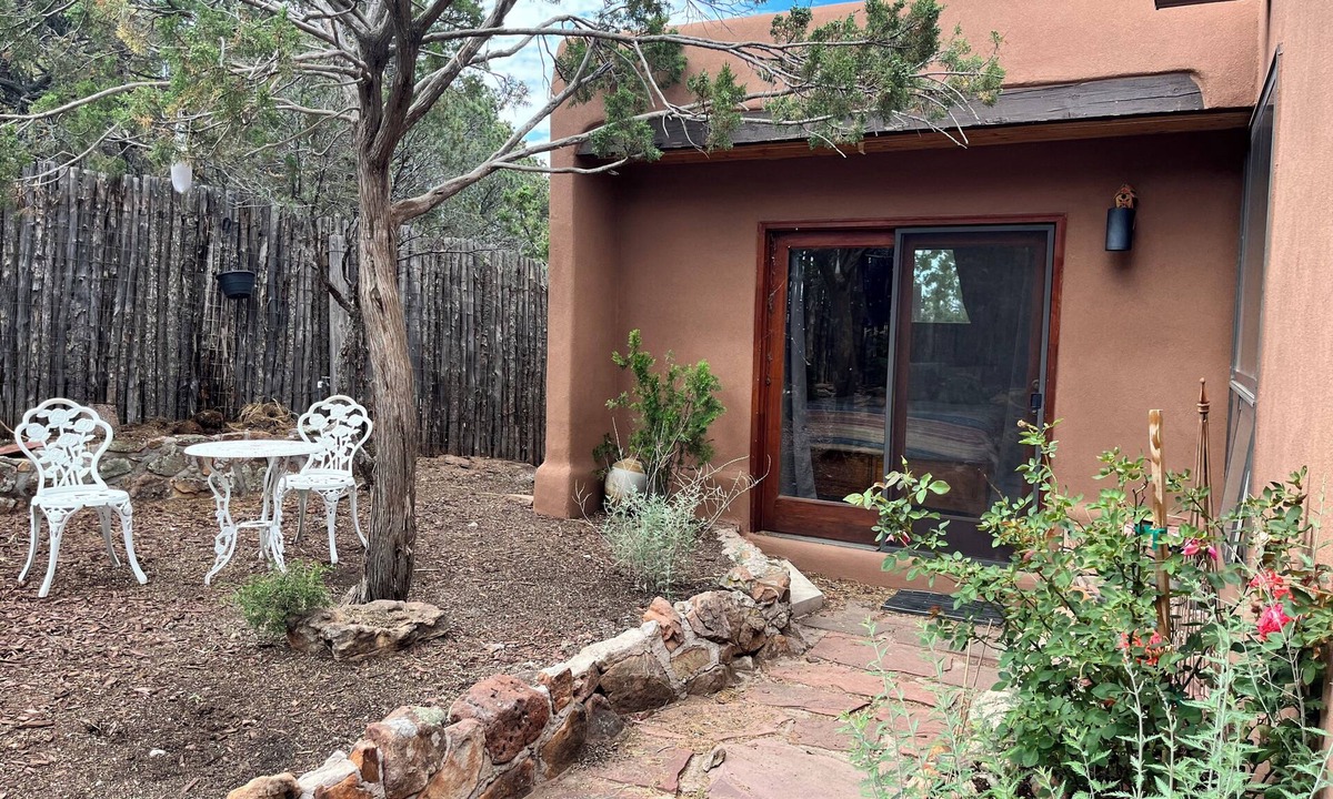 Santa Fe Apartment | nPeaceful Adobe Casita close to Plaza