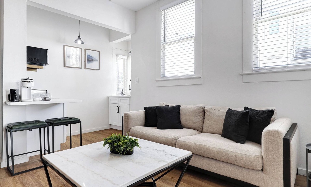 Tobin Hill Apartment | Nr DT River Walk, Alamo, Zoo | Yard BBQ | Games