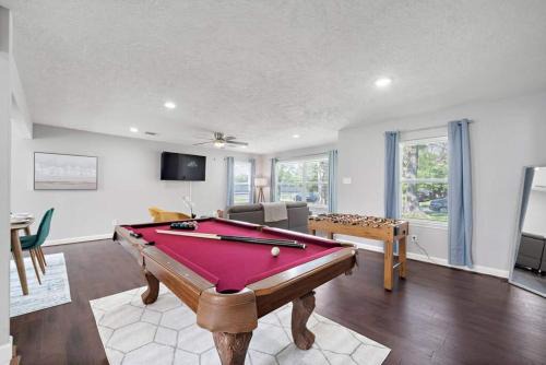 Bellaire House | Nr Med Center, NRG, Galleria Htown Getaway Games