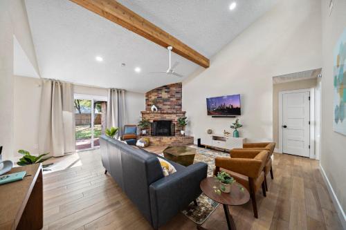 Grogan's Mill House | Nr The Woodlands Houston Retreat Yard BBQ Games