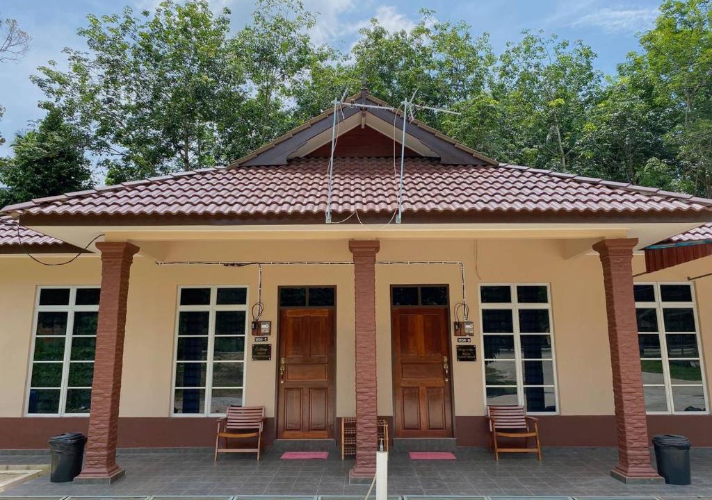 Kampung Perupuk House | NSJay Guest House
