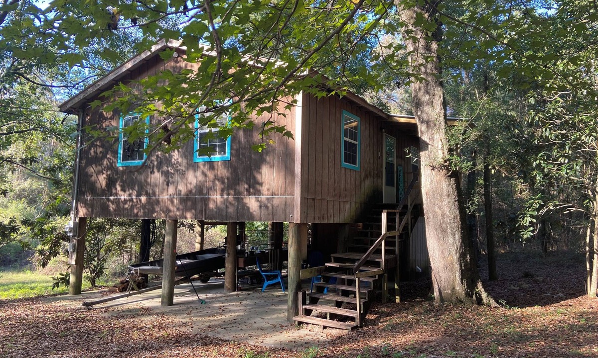 Carriere Cabin | nTake it easy at this unique and tranquil getaway!