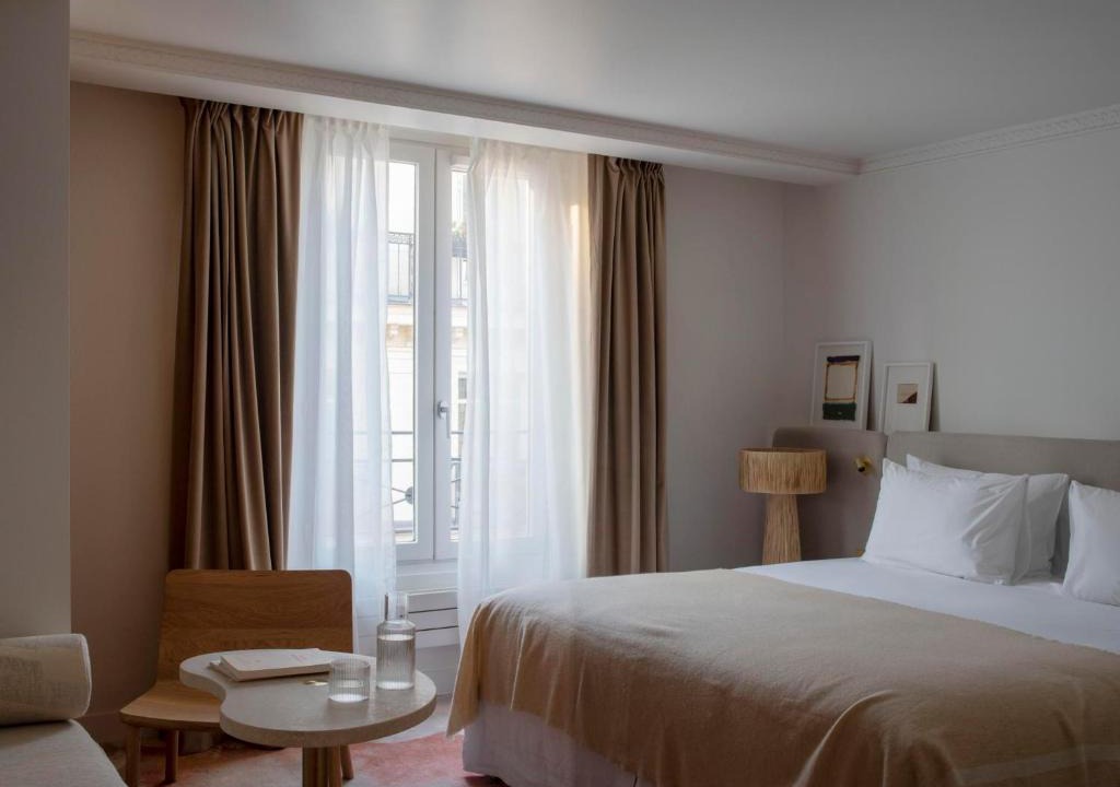 8th Arrondissement Hotel | Nuage