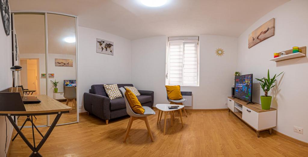 Laon Sud Apartment | **Nuances de Gry** Charmant T2 Centre Ville, Gare REIMS