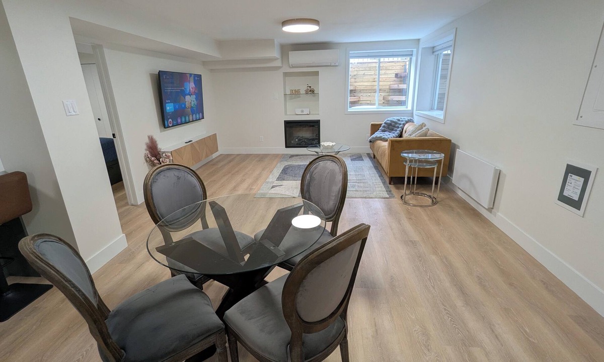 Ottawa Division Apartment | Nuevo Premium Monthly Rentals - Mid-Term - Garage Parking and EV charging