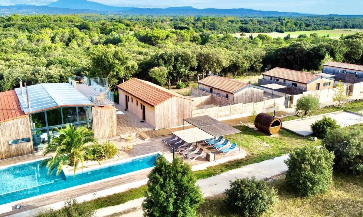Montsegur-sur-Lauzon Villa | NUIKI Lodges