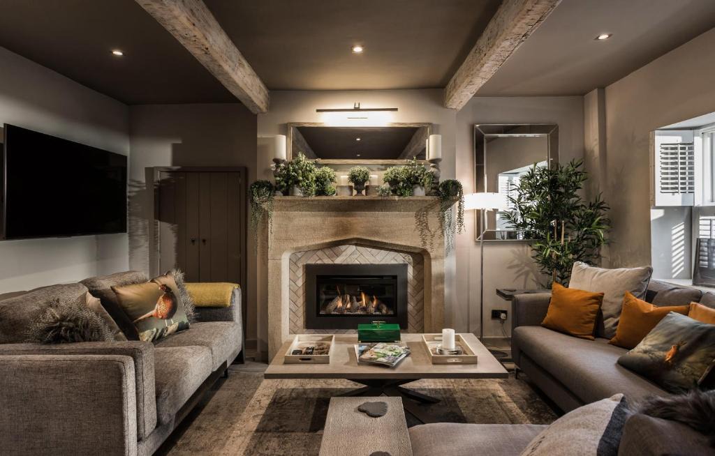 Whalley House | Number 10