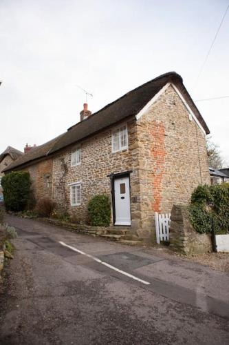 Burton Bradstock House | Number 60 Donkey Lane