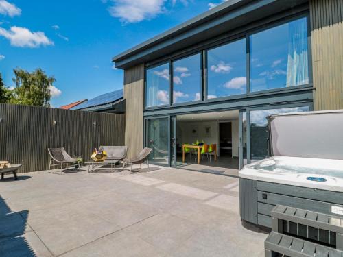 Bishop Sutton House | Number 7