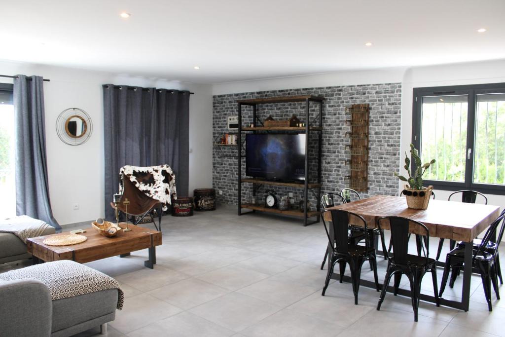 Maraussan Apartment | Numero 52