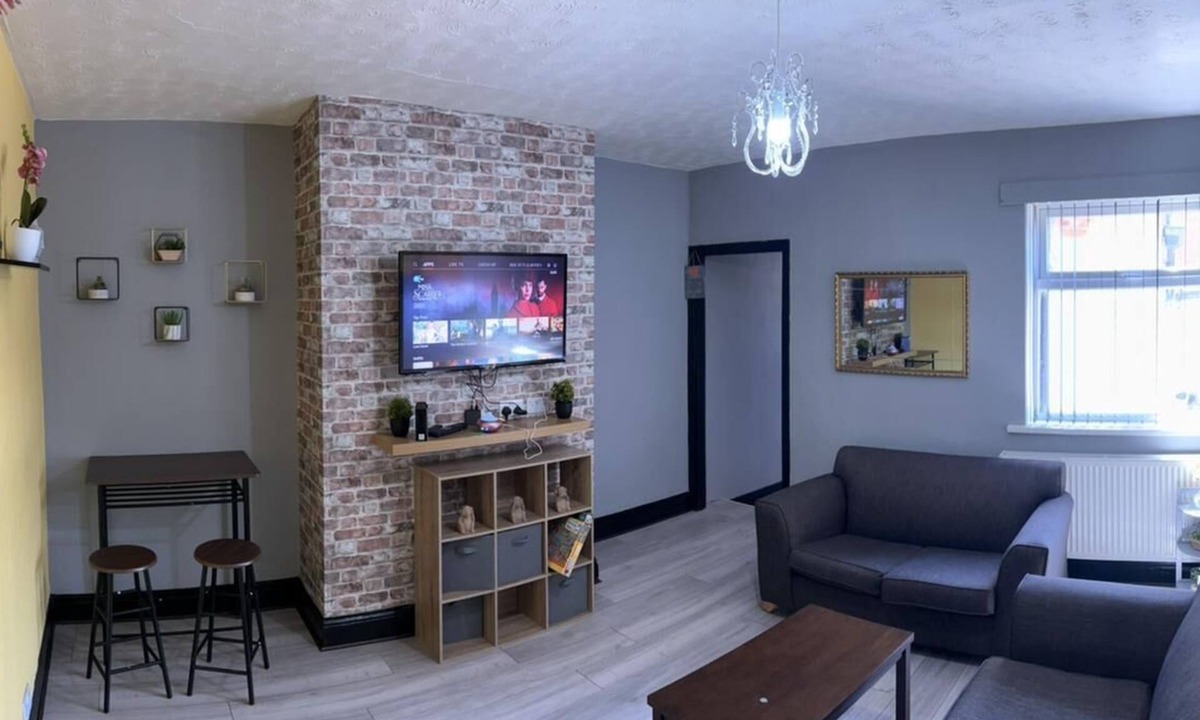 Fenham Apartment | Nuns Moor apartment, fully equipped kitchen and free parking