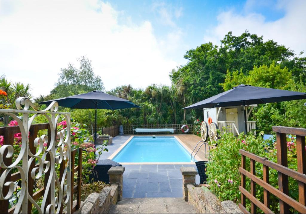 Whippingham House | Nutkins Retreat