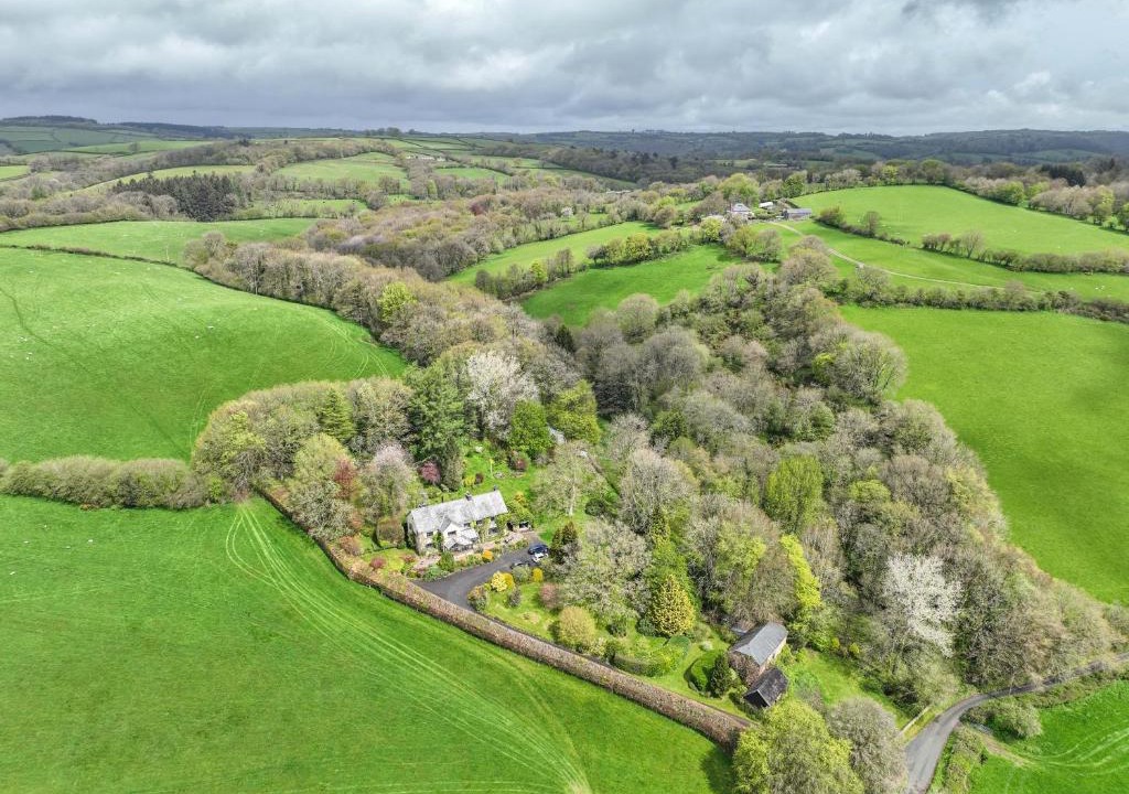 Brushford Bed & Breakfast | Nutsford House