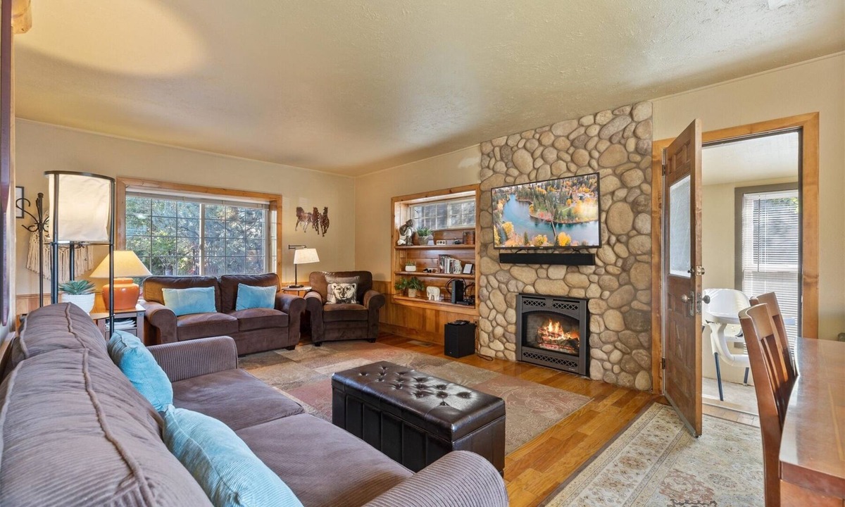 Old Bend House | NW McCann | 2 Bed, 1 Bath