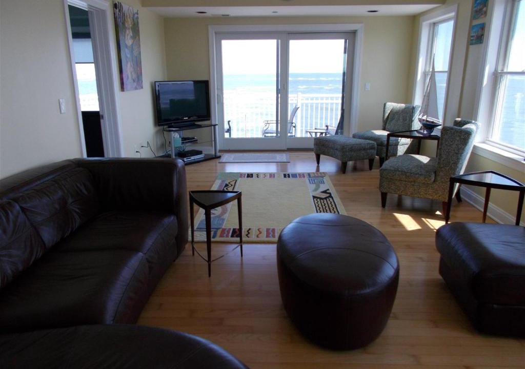 North Wildwood Apartment | NW101 West Spruce Avenue, Unit 404