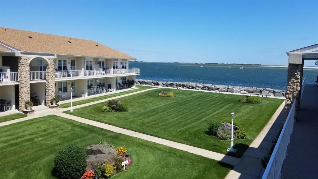 Anglesea Apartment | NW302 East Marina Court, Unit B2