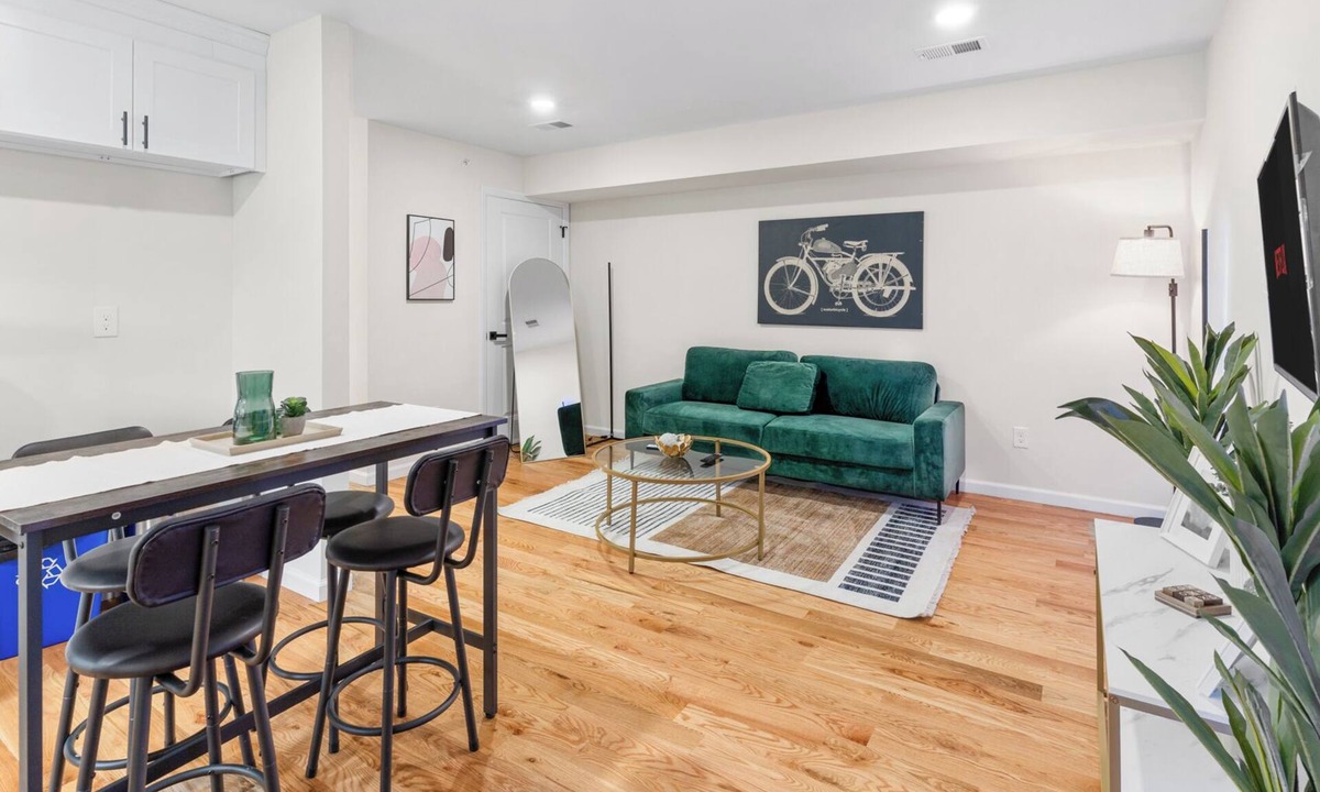 Ampere Bed & Breakfast | NYC Loft Escape in Newark