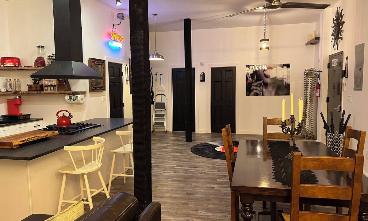 Bedford-Stuyvesant Apartment | NYC SPEAKEASY-BEDSTUY CHAPEL