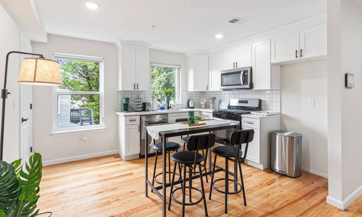 Ampere Bed & Breakfast | NYC Urban Escape 15min to Newark Penn Station