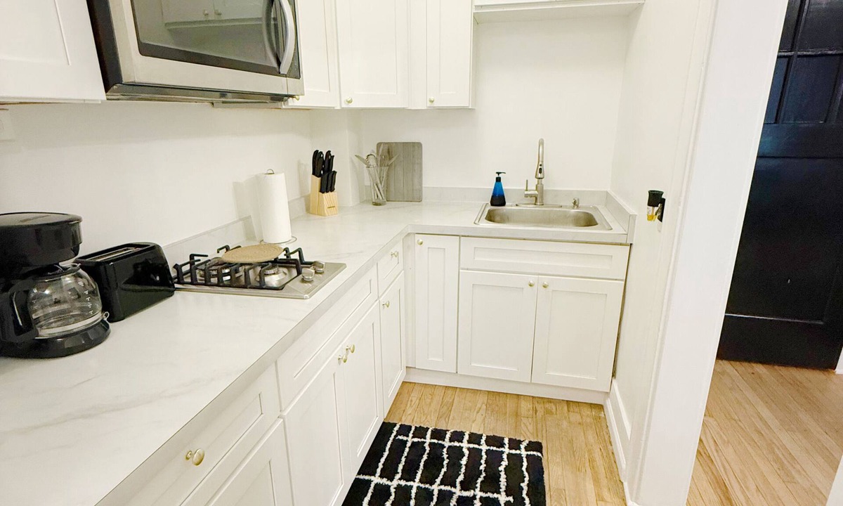 East Avenue House | nycstyle-studio-heartofeastave-1minwalkdowntown