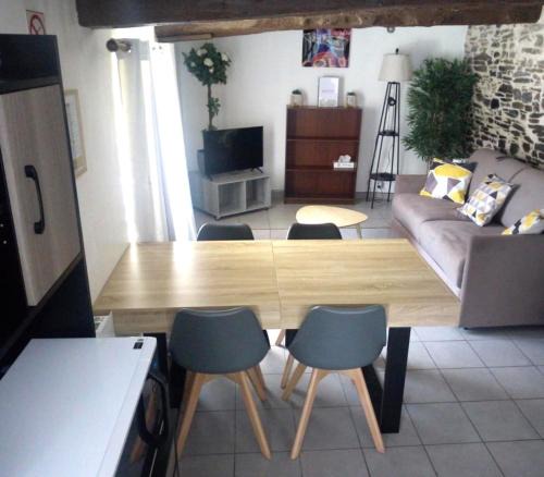 Dol-de-Bretagne Apartment | NYNO DIGRABEN - House for Rent