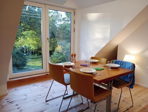 Assens Apartment | Nyrenoveret 1sals lejlighed med herlighedsværdi