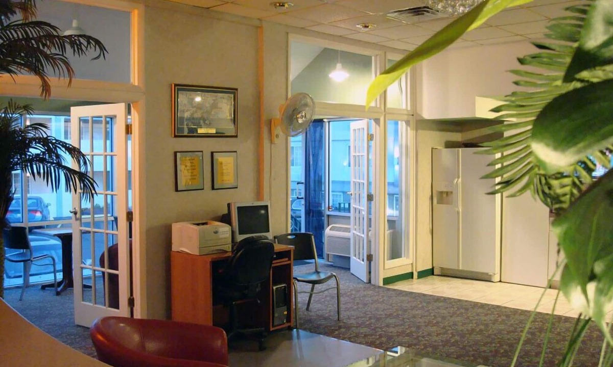 Schiller Park Hotel | O'Hare Inn & Suites