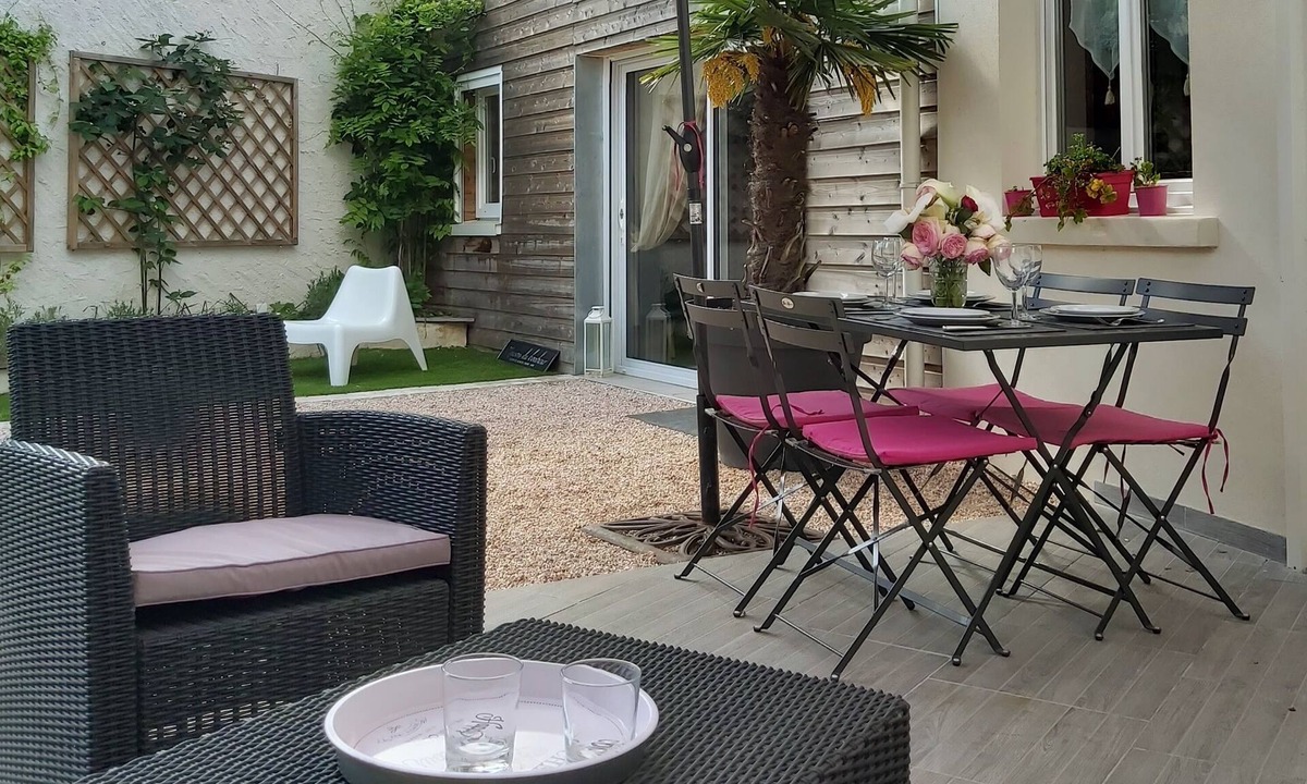 Tours House | O Tour's Angels "Febvotte"