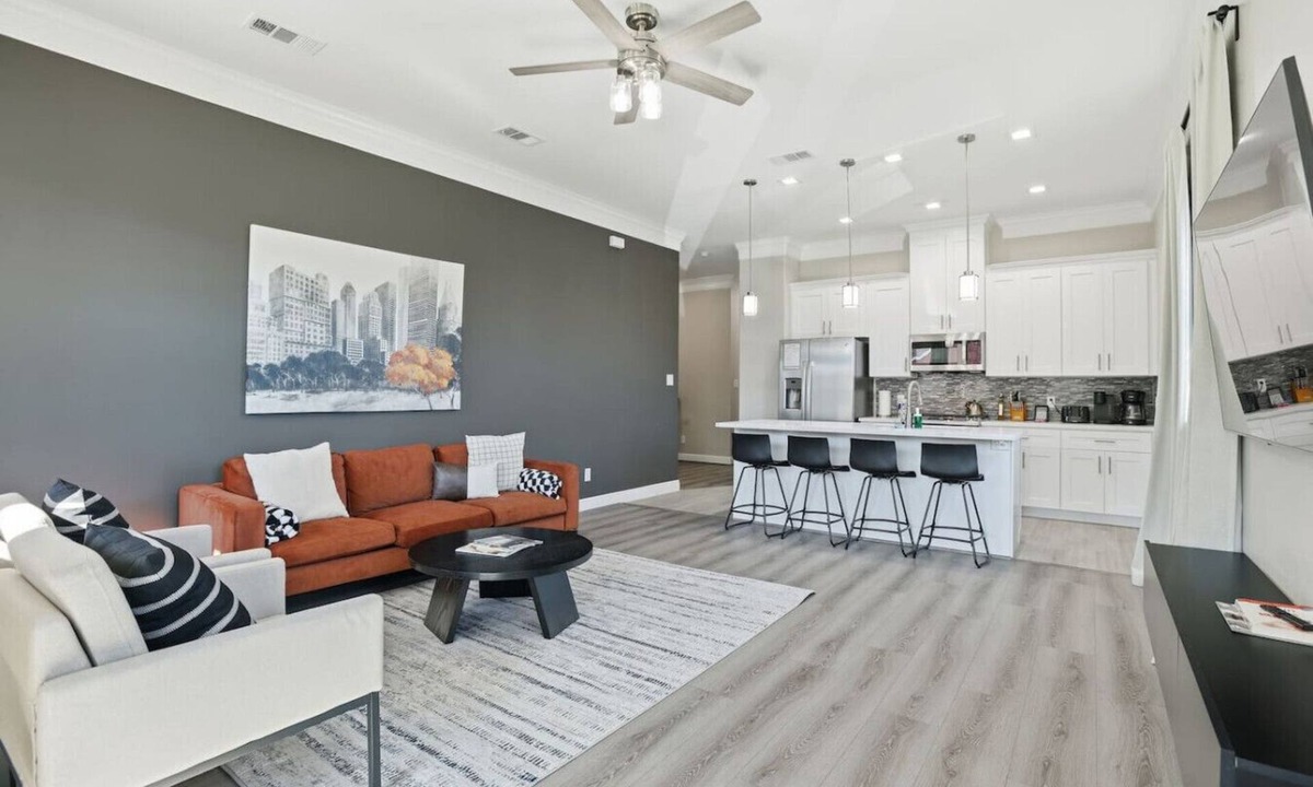 Greater Fondren Southwest House | O14A Modern 2 Bedroom Townhome With In Home Gym And Workspaces
